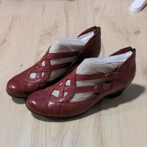 Rockport Red Abbott Curvy Leather Low Heels